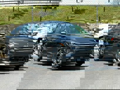 New 2025 Kia K4 LXS