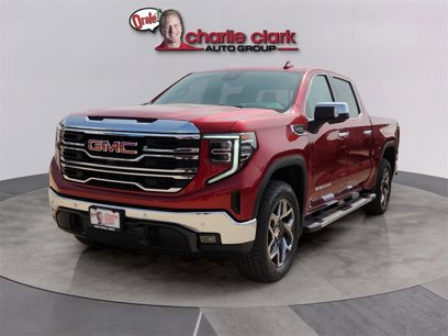 New 2025 GMC Sierra 1500 SLT
