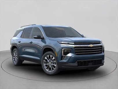 New 2025 Chevrolet Traverse LT w/ Sun and Wheel Package