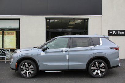 New 2025 Mitsubishi Outlander SE