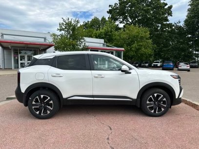 New 2025 Nissan Kicks SV