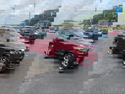 Used 2019 Jeep Cherokee Latitude Plus w/ Cold Weather Group