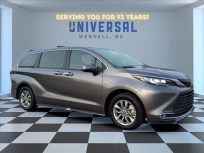 Used 2022 Toyota Sienna XLE