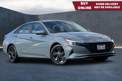 Used 2022 Hyundai Elantra SEL w/ Preferred Accessory Package