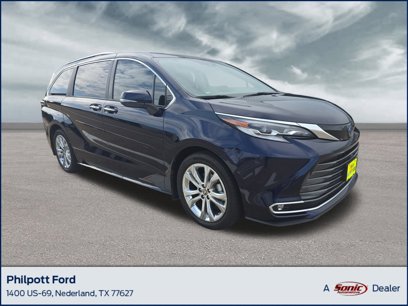 Used 2022 Toyota Sienna Platinum