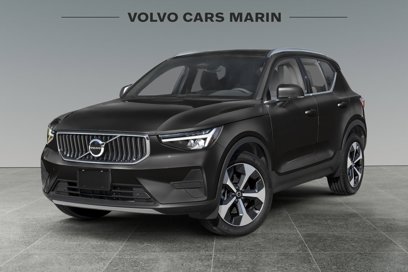 New 2025 Volvo XC40 B5 Ultra w/ Climate Package