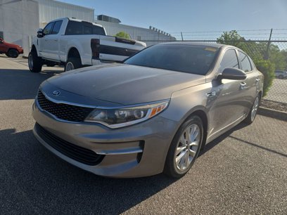 Used 2018 Kia Optima LX w/ 17" Alloy Wheels Package
