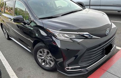 Used 2021 Toyota Sienna XLE w/ XLE Plus Package