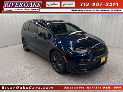 New 2025 Chrysler Pacifica Limited