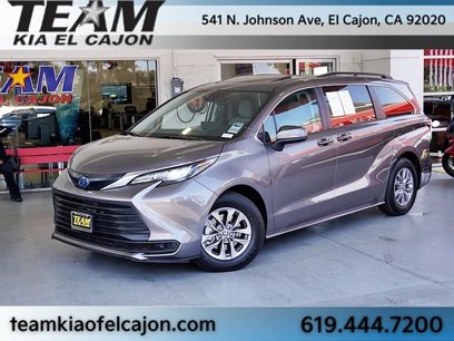 Used 2024 Toyota Sienna LE w/ LE Plus Package