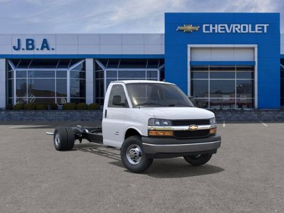 New 2025 Chevrolet Express 4500 Extended w/ Power Convenience Package