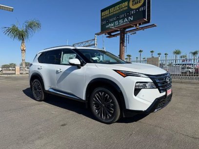 New 2025 Nissan Rogue Platinum w/ Tech Package
