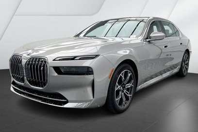 New 2024 BMW i7 eDrive50 w/ Premium Package 2