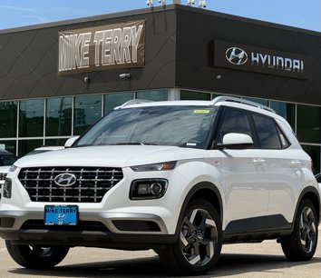 New 2025 Hyundai Venue SEL