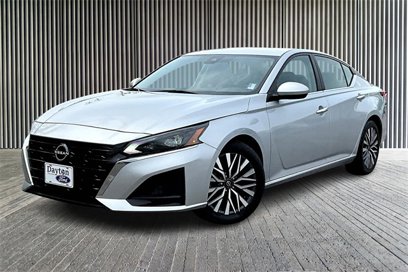 Used 2023 Nissan Altima 2.5 SV