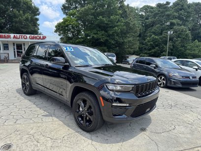 Used 2025 Jeep Grand Cherokee Limited w/ Black Appearance Package