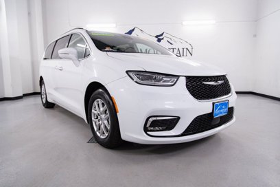 Used 2022 Chrysler Pacifica Touring-L