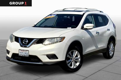 Used 2014 Nissan Rogue SV w/ SV Moonroof Package