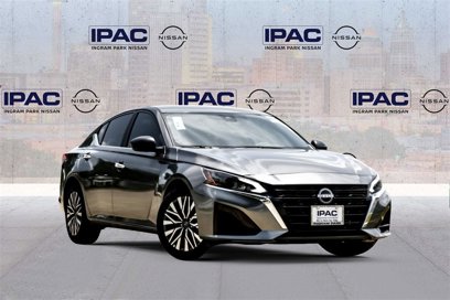 Used 2025 Nissan Altima 2.5 SV