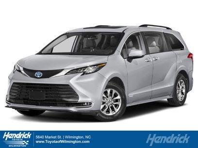 New 2025 Toyota Sienna XLE