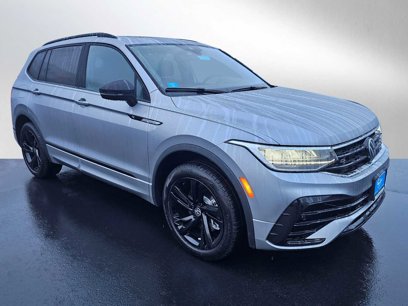 New 2024 Volkswagen Tiguan SE R-Line