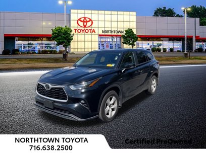 Used 2023 Toyota Highlander LE