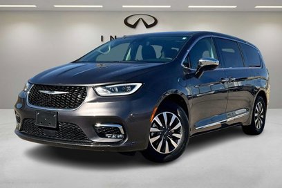 Used 2023 Chrysler Pacifica Limited