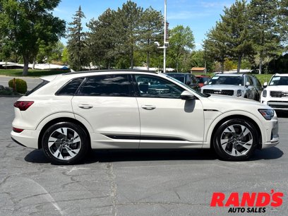 Used 2022 Audi e-tron Premium w/ Convenience Plus Package
