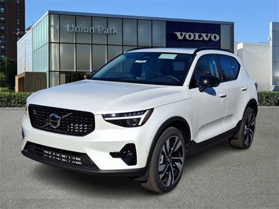 New 2025 Volvo XC40 B5 Plus w/ Protection Package Premier