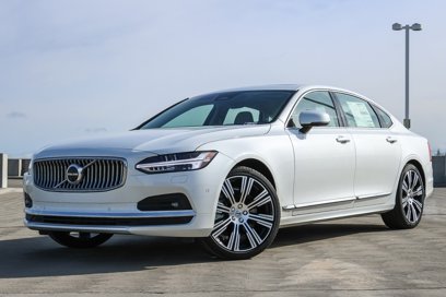 New 2025 Volvo S90 B6 Ultra w/ Lounge Package