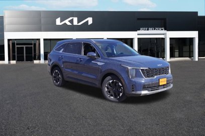 New 2025 Kia Sorento S