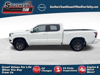 New 2025 Nissan Frontier SV w/ SV Convenience Package