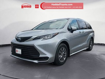 Certified 2023 Toyota Sienna LE