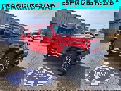 New 2025 Jeep Wrangler Unlimited Sahara w/ Dual Top Group