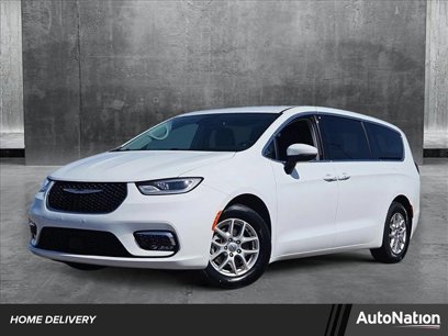 Used 2023 Chrysler Pacifica Touring-L