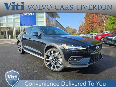 New 2025 Volvo V60 B5 Cross Country Ultra w/ Protection Package Premier