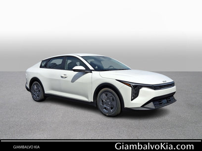 New 2025 Kia K4 LX