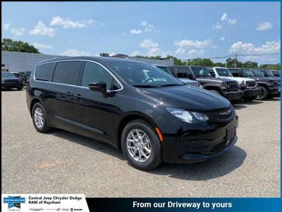New 2025 Chrysler Voyager LX