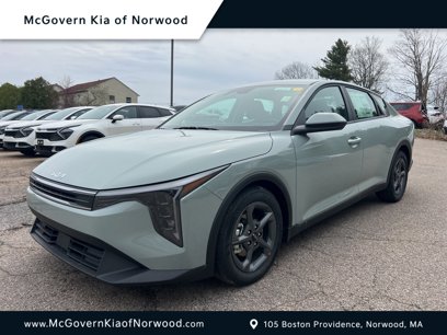 New 2025 Kia K4 LXS