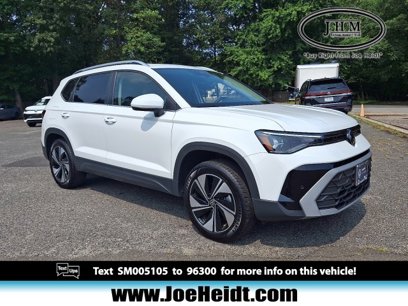 Certified 2025 Volkswagen Taos SE w/ Panoramic Sunroof Package