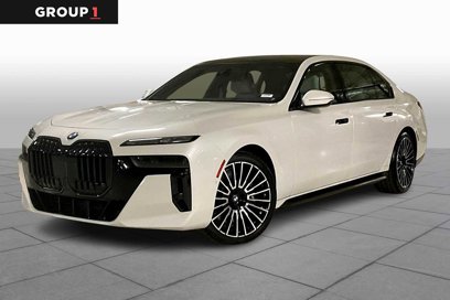 New 2025 BMW 760i xDrive w/ Executive Package