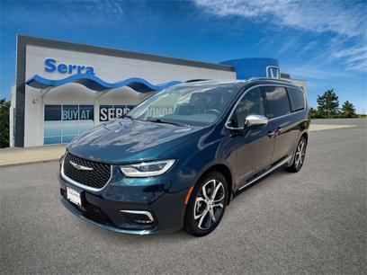 Used 2022 Chrysler Pacifica Pinnacle