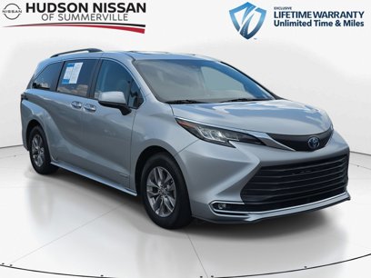Used 2021 Toyota Sienna XLE