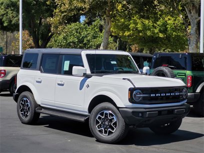 New 2025 Ford Bronco Outer Banks