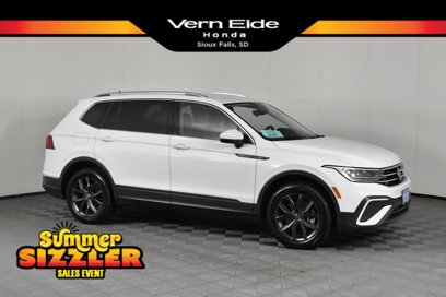 Used 2024 Volkswagen Tiguan SE