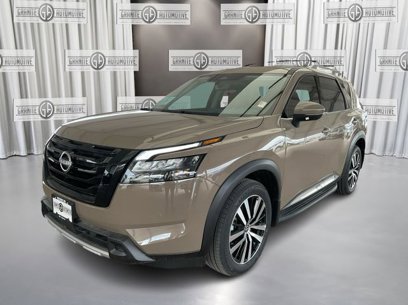 New 2025 Nissan Pathfinder Platinum w/ Black Appearance Package