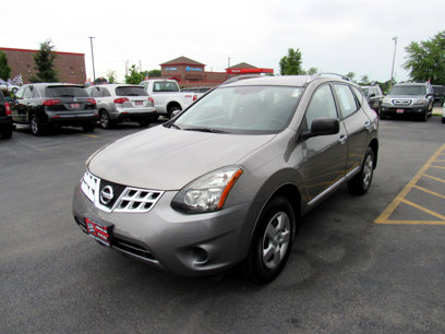 Used 2014 Nissan Rogue S w/ Convenience Package