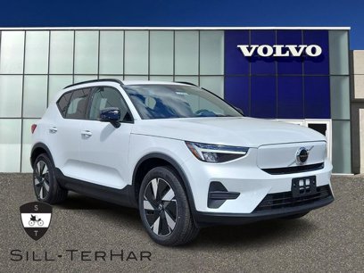 New 2025 Volvo EX40 Core w/ Climate Package