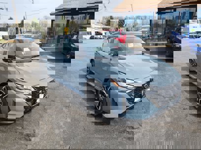 New 2025 Nissan Sentra SR