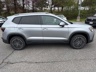 New 2025 Volkswagen Taos SE